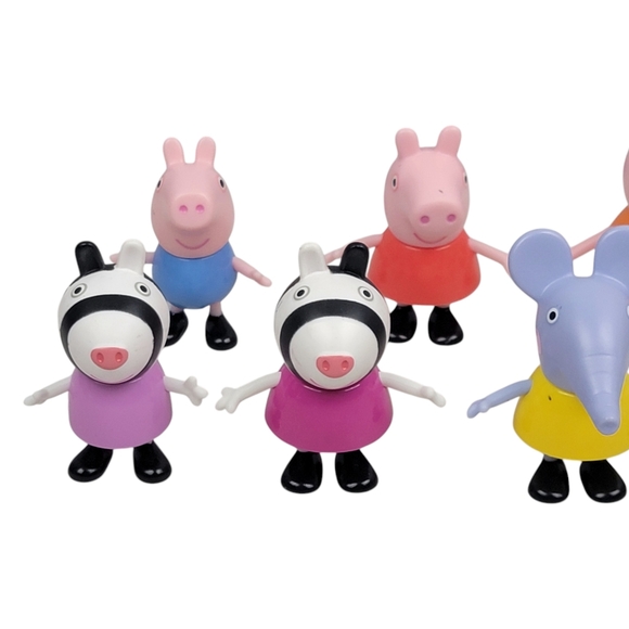 Peppa Pig Carry Case with 9 Figures - Hasbro 2021 - Picture 2 of 11